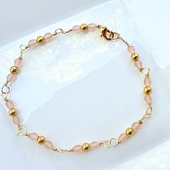 Hand Crafted Pink and Gold Tone Beads Wire Wrapped Chain Bracelet - Picture 1 of 4